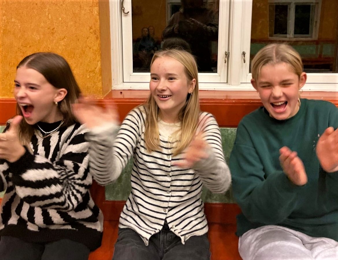 ymcaeurope's tweet photo. 🌟The #TenSing program is back at @kfumkfuk &amp; the team is inviting their enthusiastic community to join the #sessions &amp; express their #creativity in a welcoming group together with other young artists! 

🙌A great initiatives developed with such a dedicated team of young leaders. https://t.co/SnWP3H6k3z