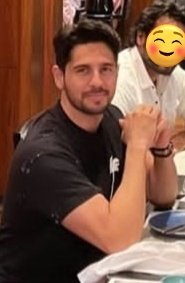 soo hottt you boyyy!! <a href="/SidMalhotra/">Sidharth Malhotra</a> 🥵❤️