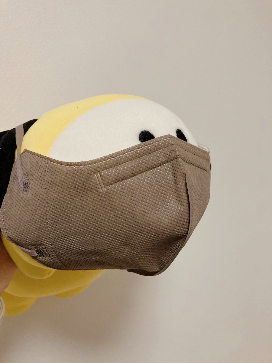 hopehope_333's tweet photo. 先日アミ友さんに頂いたマスク、テヒョンさんとお揃いだし耳が痛くならなくてファンデも付きにくくて使い易い👍
私には勿体無いけど花粉症の身には嬉しい💜ありがとう🙇♀️
#BTS #방탄소년단 #V #Vマスク #テテ #ViUUM 販売ページ (https://t.co/kSDOyvKKHB) https://t.co/vCvlc75P80