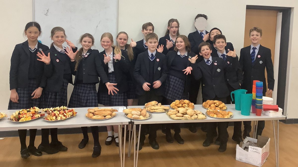 DunottarSchool's tweet image. Today, Year 8 pupils were invited to visit Reigate Parish Church Primary School to participate in their French café day with Year 3 pupils. Dunottar pupils helped serve delicious French food cooked by Year 3 and helped them practise their French! #WarriorLearning