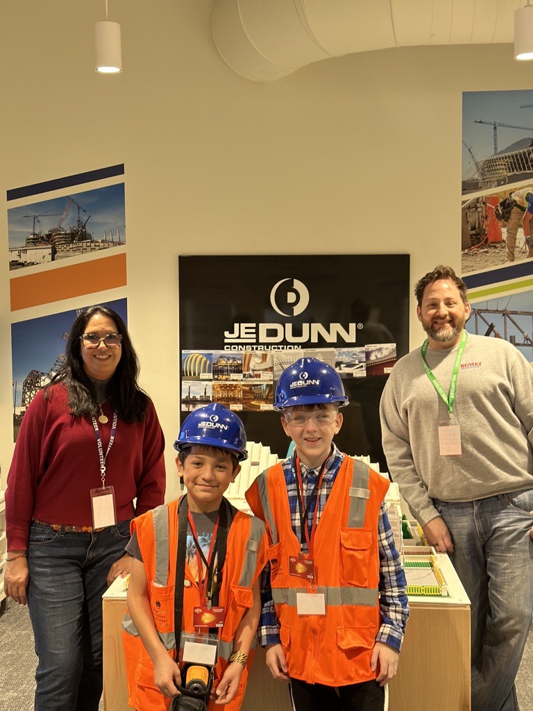 UnboundOrg's tweet image. Unbound goes to BizTown! 🏙️ Thank you @kansasja for the opportunity to volunteer and meet future entrepreneurs and leaders from @MHPatriot Elementary. We were honored to help these students learn about the world and how they can make a real impact. #JABiztown #juniorachievement