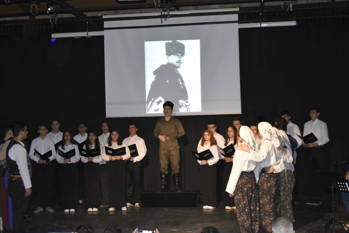 12 Mart İstiklal Marşının Kabulü ve Mehmet Akif Ersoy’u Anma Günü kapsamında, İlçe Milli Eğitim Müdürlüğü  programımız, Kaymakamımız Sayın Tolga Toğan’ın teşrifleri ve İlçe Protokolü’nün katılımı ile gerçekleştirildi. <a href="/tcmeb/">Millî Eğitim Bakanlığı</a> <a href="/prof_mahmutozer/">Mahmut Özer</a> <a href="/istanbulilmem/">İstanbul İl Millî Eğitim Müdürlüğü</a> <a href="/ArtarZeki/">Zekeriya Artar</a>
