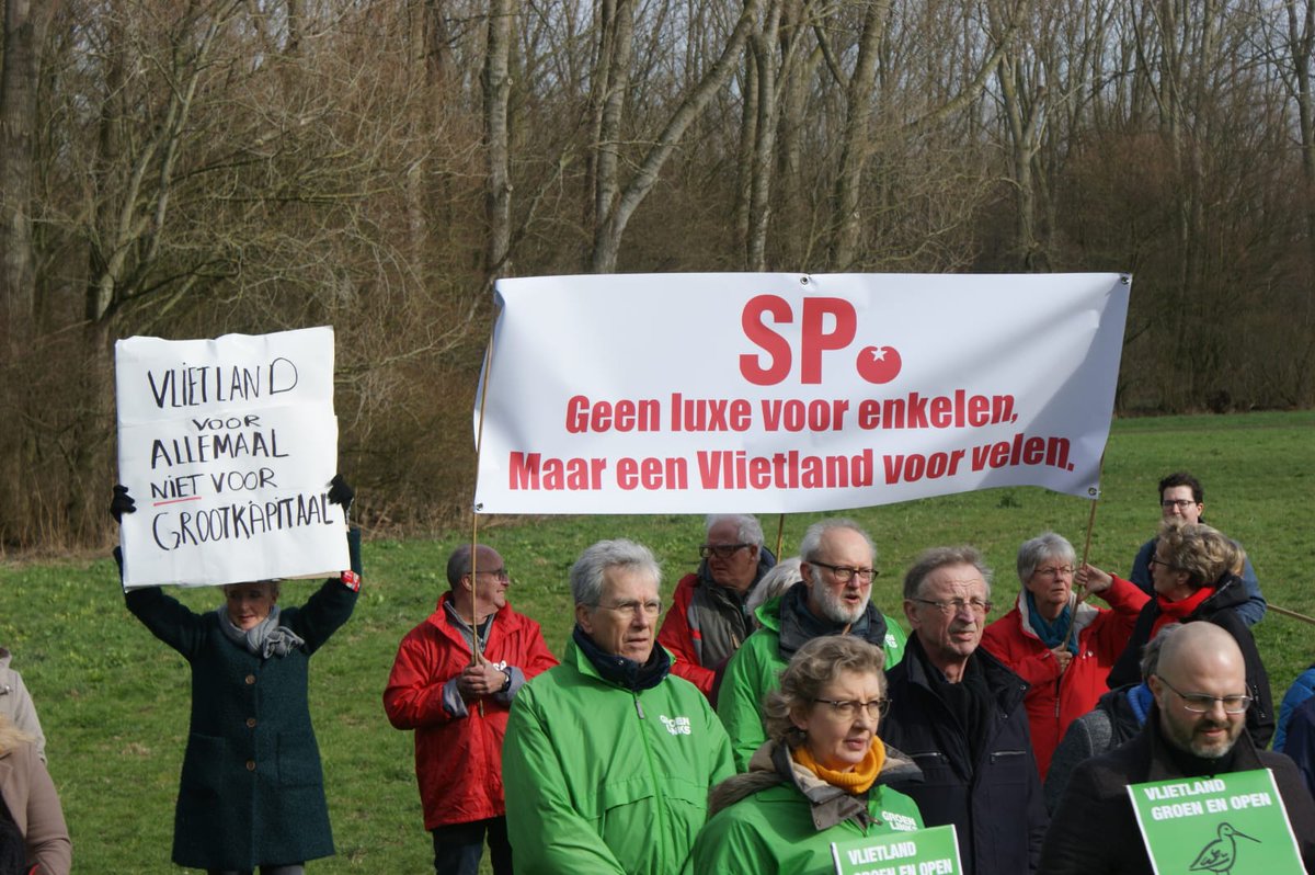 Ook de Voorschotense SP-ers waren aanwezig voor een groen en open Vlietland. Hier samen met <a href="/SPLeiden/">SP Leiden</a> en <a href="/SP_LdamVburg/">SP Leidschendam-Voorburg & Wassenaar</a>