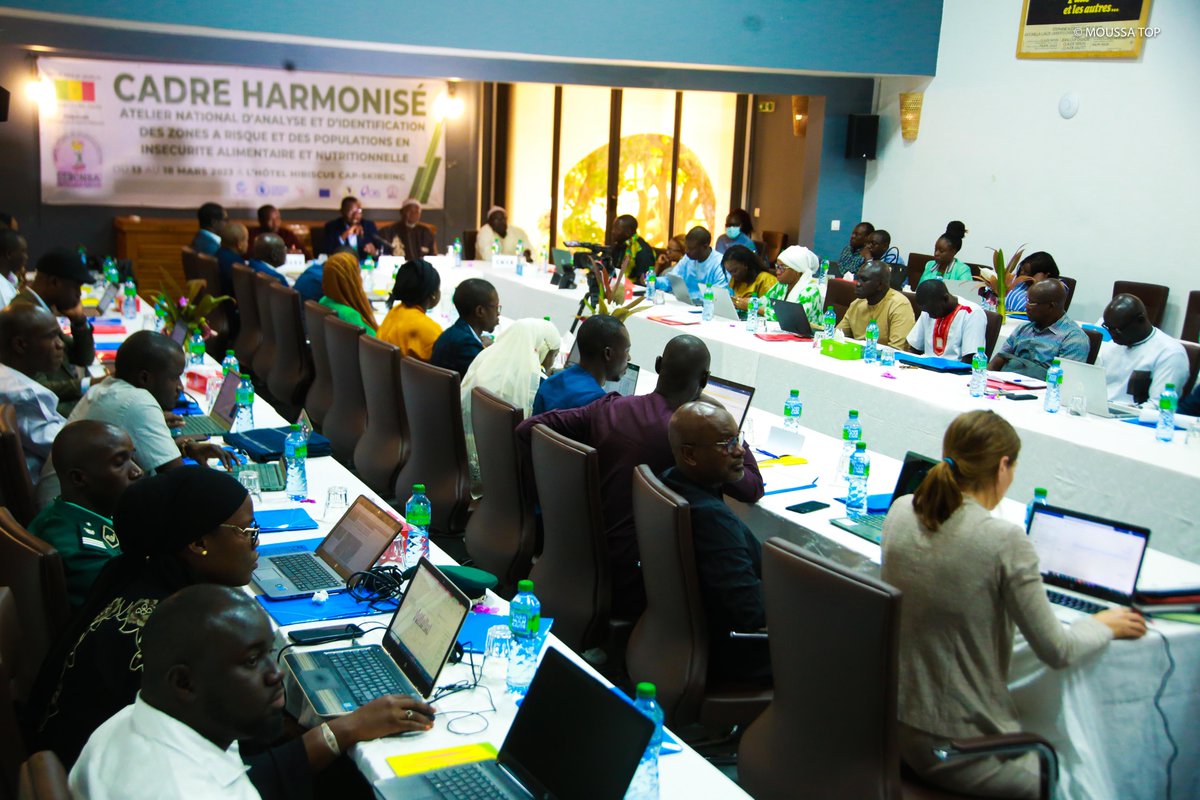 cnsasenegal's tweet photo. Cap Skiring accueille la session du CH ce 13 mars 2023. Atelier d'analyse et d'identification des zones à risque des populations en insécurité alimentaire et nutritionnelle.Le Président d'honneur du ROPPA Mamadou Sissokho salue la qualité et la pertinence du travail du SECNSA. https://t.co/uaToH0X6L3