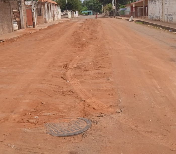PsuvSF's tweet photo. Como un solo equipo Poder Popular e @hidrolagoofic gracias al  Pdte @NicolasMaduro y respondiendo a los reportes de las comunidades a través de la @VenAppSocial, culmina la colocación de 100ML de colector de 8" en Polar 3, para beneficiar 600 habitantes. @HectorSotoPsuv https://t.co/nJbd5YOJUe