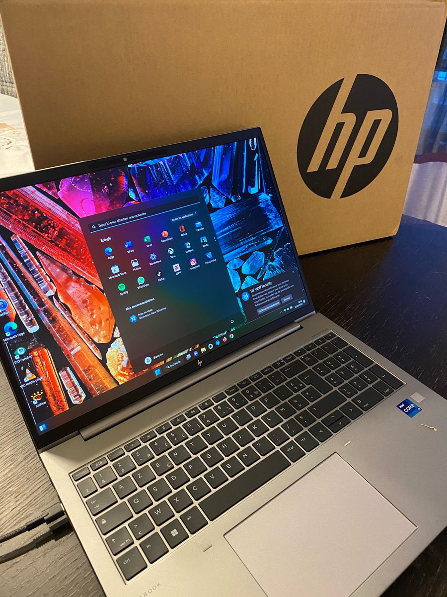 diavicom's tweet photo. Belle machine vendu cette semaine. Une Z-Book HP en 16’ Ci7 12 ème génération, 32 Go de Ram et 1To SSD Carte vidéo NVIDIA T550. De quoi bien bosser 😀 https://t.co/4vdFEXDYTS