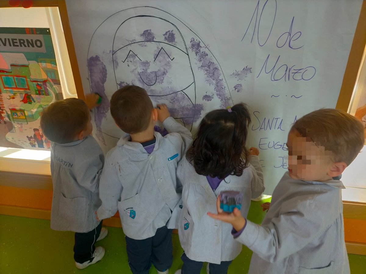 El viernes fue un día muy especial para nosotros, hemos celebrado la fiesta nuestro súper cole, Santa Mª Eugenia de Jesús. Fuimos a la capilla y nos contaron una historia muy divertida, pintamos un dibujo gigante y nos llevamos unas pegatinas para casa.
#somosasuncion