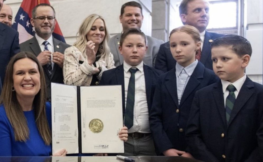 SimonOpatz's tweet image. Republican Governor Sarah Huckabee Sanders signed a law to make it easier to employ children. 

The adults seem pleased but the children do not!

washingtonpost.com/politics/2023/…