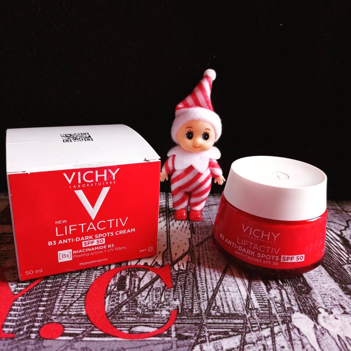 CUTTE25270127's tweet photo. J'ai la chance de tester en exclusivité la crème anti-taches et anti-rides Liftactiv B3 SPF50 des Laboratoires Vichy 🤩
 #vichylaboratoires #liftactiv #antitachesantirides #mercibeaucoup @vichylaboratoires https://t.co/hKyxG31q90