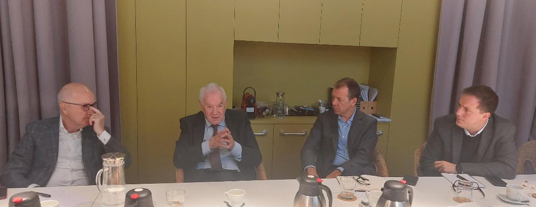 El pasado jueves organizamos el 3r #HKTalks con alcaldables en #Barcelona con <a href="/ernestmaragall/">Ernest Maragall i Mira</a>. 

Ernest compartió, ante representantes de empresas de diversos sectores y nuestro equipo, su experiencia y visión de la ciudad de cara a las próximas elecciones municipales.