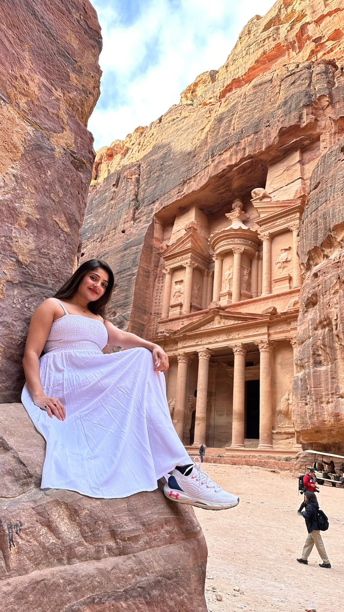 Woooo finally ✅ got to visit one of wonders of the world in my list (Jordan Petra )❤️✌🏼🤗 #jordan #petra #wondersoftheworld #travel #memories