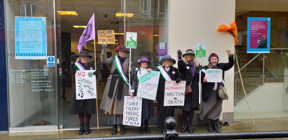 ExtinctionReb20's tweet photo. 🟪⬜️🟩🟪⬜️🟩🟪⬜️🟩🟪⬜️🟩
#XRWrexham suffragettes told the people of Wrexham that @Barclays are the biggest #fossilfuel funders in Europe. Join us next time as a concerned citizen or an XR supporter.
@xr_cymru @GCXRNW @ExtinctionReb10 Wrexham Wrecsam #Wrecsam #Wrexham https://t.co/PRTnMkhMBg