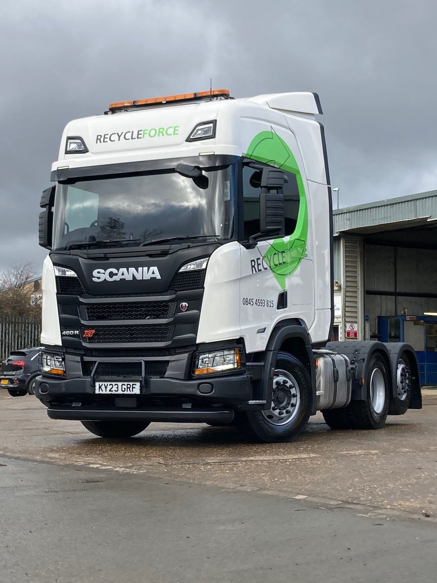 TruckEast's tweet photo. Robust | Powerful | Reliable.
The three words to describe a Scania XT, a truck to trust when road conditions are tough. This 460 R A 6X2 XT is no different, and what a beauty it is. Welcome the latest truck added to Recycle Force' fleet.
#TruckEast #Scania #XT #6X2 #460R https://t.co/TKranh72gi