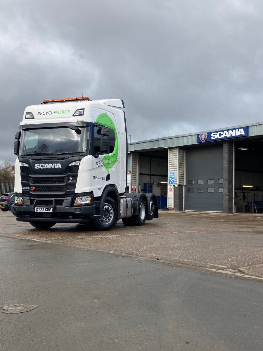 TruckEast's tweet photo. Robust | Powerful | Reliable.
The three words to describe a Scania XT, a truck to trust when road conditions are tough. This 460 R A 6X2 XT is no different, and what a beauty it is. Welcome the latest truck added to Recycle Force' fleet.
#TruckEast #Scania #XT #6X2 #460R https://t.co/TKranh72gi