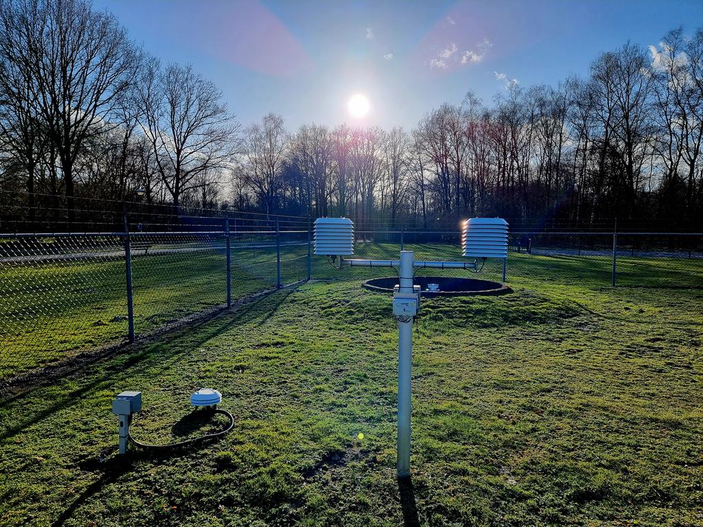 KNMI weerstation Arcen. Zonnig en lekker warm 🌞