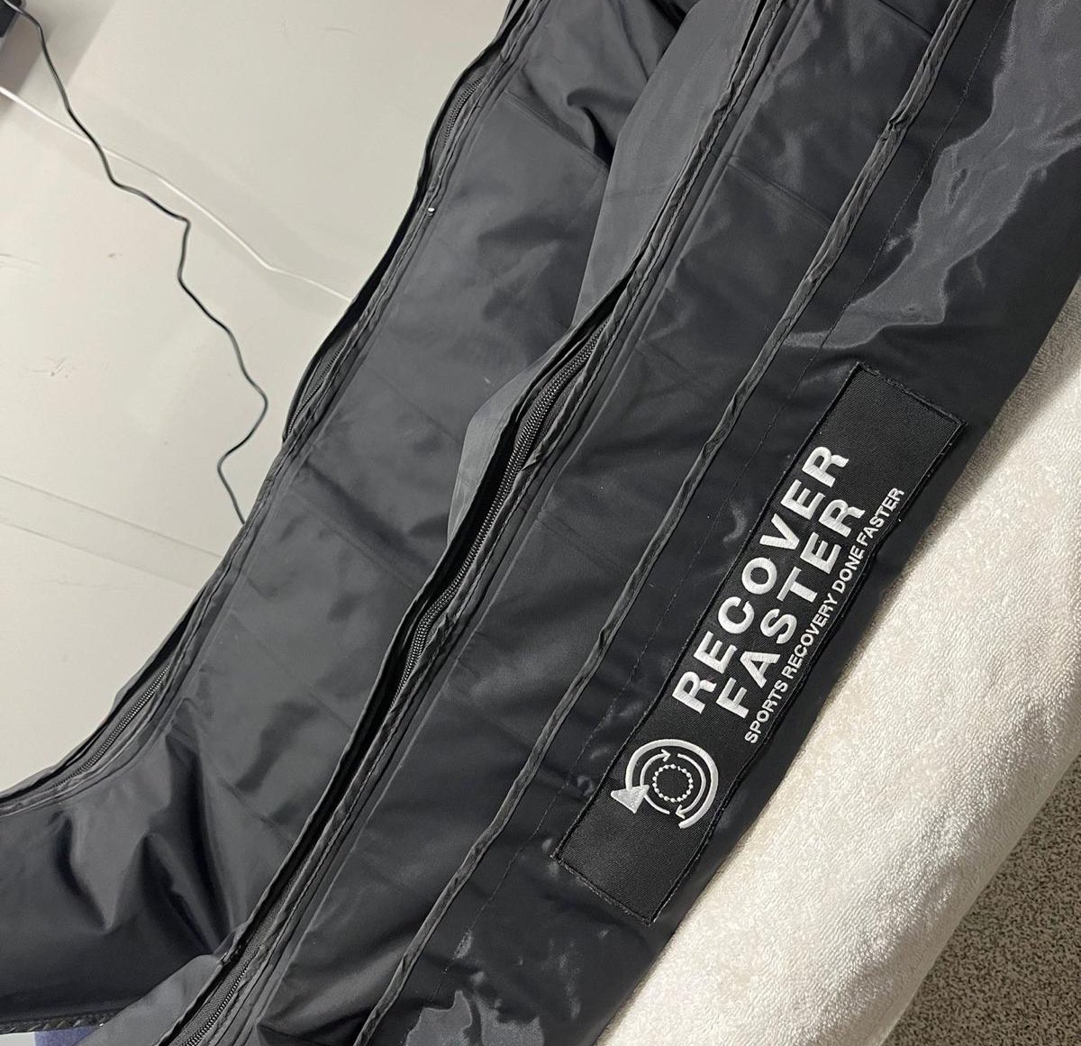 🥾 The boys have been using <a href="/recover_faster/">RecoverFaster</a> RecoverBoots recently as an important part of their recovery process.

#Harriers 🦅