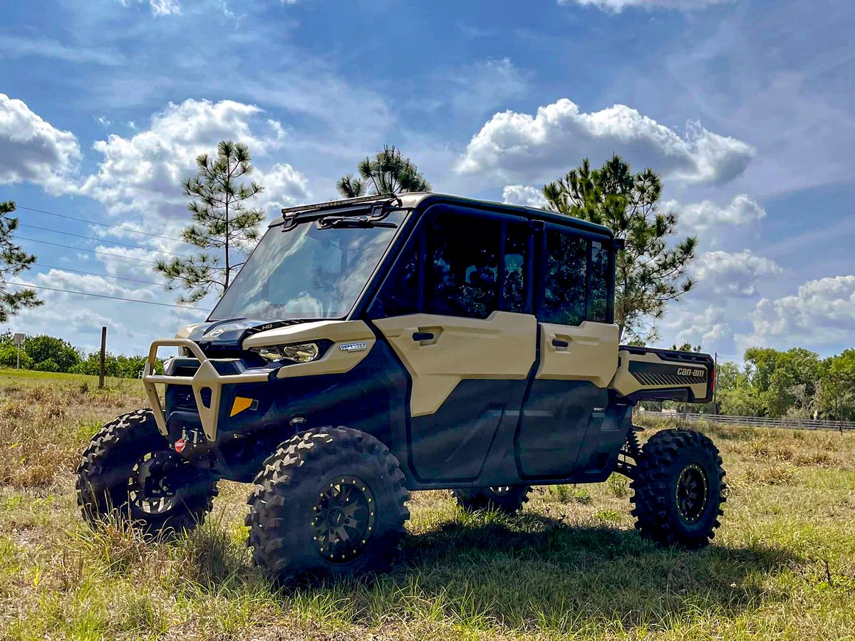 superatvtweet's tweet photo. ๐ฅ This @CanAm #DefenderLimited is an elite trail machine after rolling out of #BKFabs shop! Complete with an #SATV 4" #GDP portal gear lift, @kellerperformanceproducts #BallJoints, & so much more! ๐ชโ #BuiltforBattle #GearDrivenPerformance
#superatv #satvnation #satvportals https://t.co/utyGWOwNNi