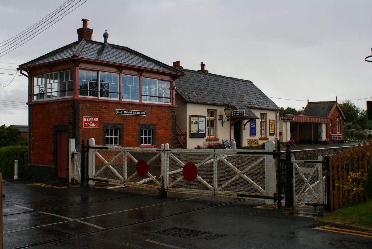 Blue Anchor Station (Opened 1874) and Signal Box.
#blueanchor
#blueanchorbay
#somerset
#somersetcounty
#somersetphotography
#england
#englandphotolovers
#architecture
#architecturephotography
#architecturelovers
#blueanchorstation
#westsomersetrailway
#bristolandexeterrailway