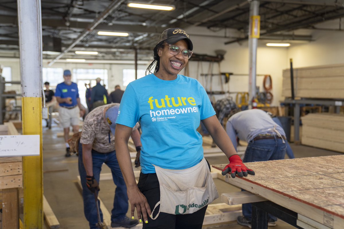 AtlantaHabitat's tweet image. Earlier this month, volunteers Peachtree Presbyterian Church came out to work alongside our newest future homeowner Darchelle as she hammered the first nail into her soon-to-be home! Congratulations - we can’t wait to celebrate on dedication day! #BuiltToThrive #AtlantaHabitat