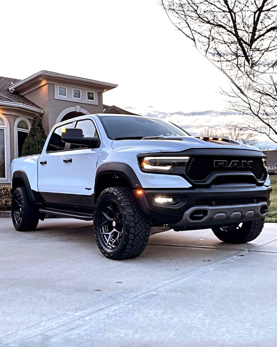 4PlayWheels's tweet photo. Another SICK TRX by @nickpayne____
2023 Ram TRX

Sitting on our 4PF6 Forged Wheels, in a 22x10 wrapped in 35x12.5x22 @nittotire
built by @kctrends

#trx #4playwheels #ram #ramtrx #ramtrxhellcat #sbfilters #kctrends #nitto
#4playwheels #ram #trx #ramtrx #liftedtrucks https://t.co/9OqQVnuG58
