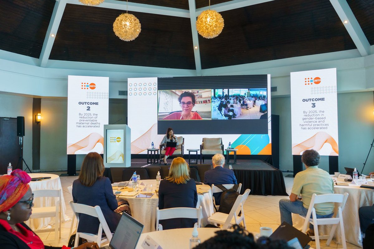 unfpa_lac's tweet photo. In session one, UNFPA’s team review the current socio-economic and political landscape in the region, focusing on social protection and care systems leaving no one behind, using quality data to understand how to develop more effective efforts and inclusive policies #LACRM2023 https://t.co/sai4cCMZnO