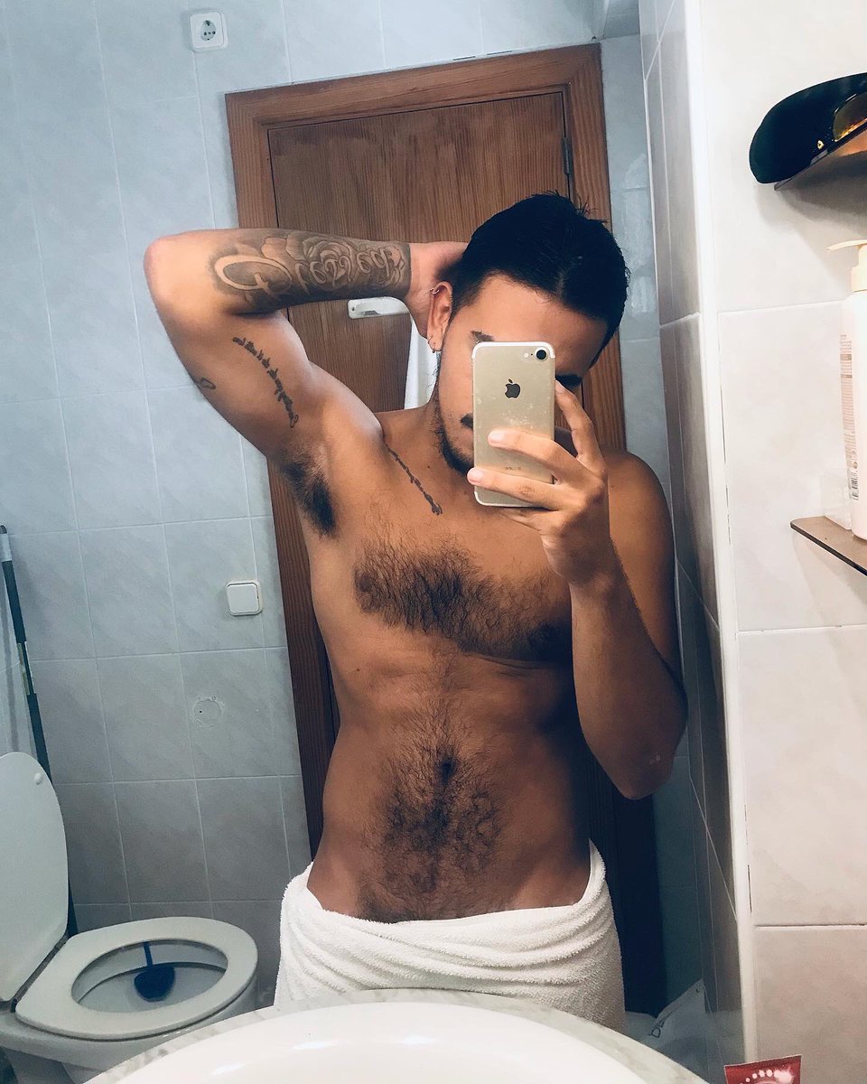 Una ducha lo resuelve todo, full recargado🚿💦⚡️

onlyfans.com/sebasat777