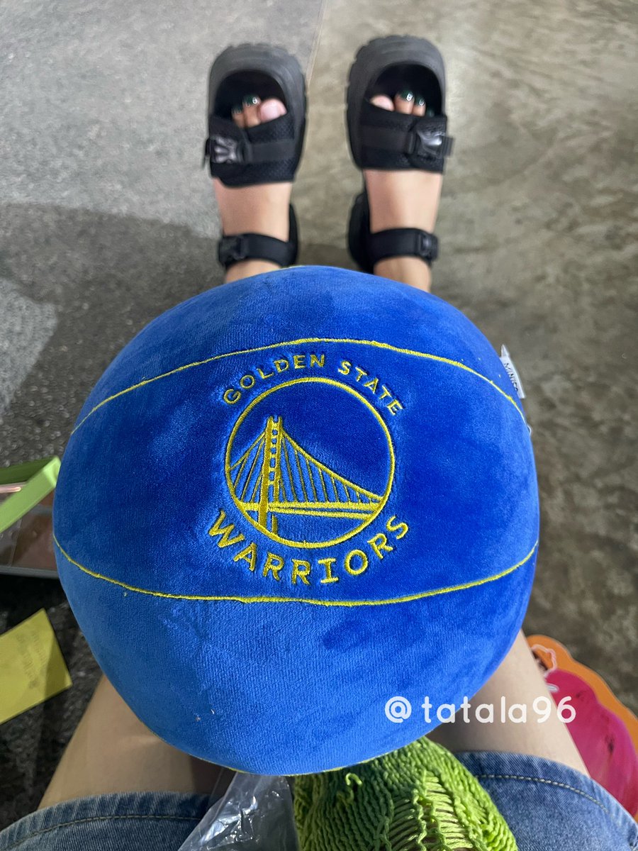 tatala96's tweet photo. สิ่งที่เราตั้งใจเลือกให้น้องได้ส่งถึงมือน้องแล้ว หัวใจน้องเล่อตลอดไป 🫶🥹  #CHENLE #TDS2inBKK_DAY1 
#NCTDREAMinBKK #THEDREAMSHOW2_in_BKK https://t.co/T53QrHzd5K