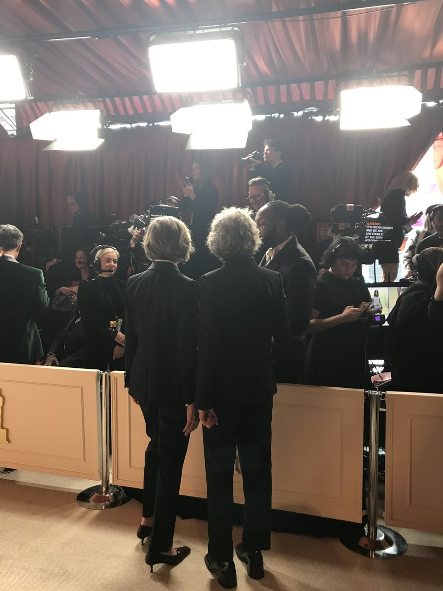 thenfb's tweet photo. 😘 Until next time, Hollywood!
Congratulations to directors Amanda Forbis and Wendy Tilby, producer David Christensen, and everyone near and far who helped bring the incredible story of THE FLYING SAILOR to life! #Oscars #NFB #TheFlyingSailor https://t.co/W02gEOSrTP