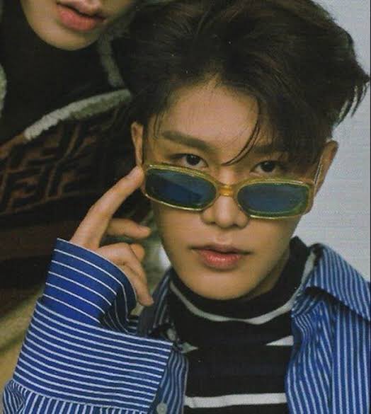 lovpisngawli's tweet photo. NSD already passed T__T but here I am still want to post my match foto ((maksa)) with my boys.... sunglasses is our class 😎
#TimTaeil
#TimHaechan https://t.co/i7e7mQZpBL