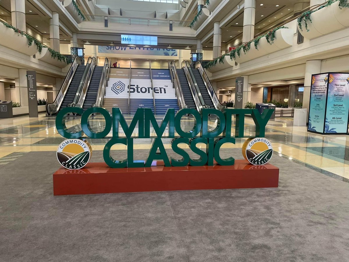 KevinSiffring's tweet photo. Great time at the Commodity Classic. Thank you Golden Harvest. #goldenharvestseeds #classic23 https://t.co/NOMhZQF4Cg