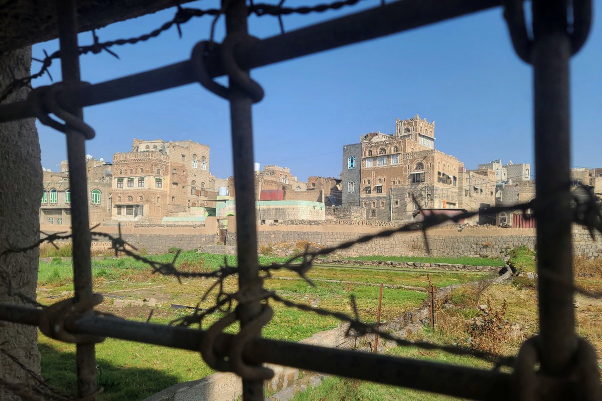 سلام الله على ذمار وعلى ناسها 🙌🏻 
ثلاث ايام كلها ضحك وكرم وسعادة
الذماري هو خليط المدنية والقبيلة مصحوب بخفة الدم
تلفون الخال <a href="/alialsonidar/">علي السنيدار</a> ماوقف عزومات
الف شكر للمدير طه محمد الهندي
شكرا خاص للمصور @AliAlmohansh
وايضا للصديق عز الدين
وليعذرونا من لم نستطع قبول عزوماتهم وكرمهم🙏🏻