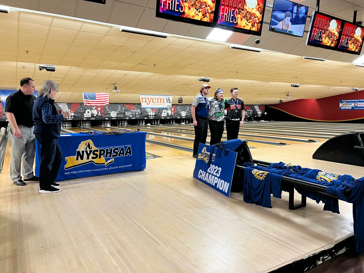 Section V Bowling (@sectionvbowling) on Twitter photo On Friday, in the Large School Division, Hilton boys placed second and Fairport girls finished sixth. Congratulations to Brendan Stephenson of Hilton for winning the silver medal with a high game of 300, and Mackenzie Smolnik of Fairport with a high game of 247 (6th Place). On Friday, in the Large School Division, Hilton boys placed second and Fairport girls finished sixth. Congratulations to Brendan Stephenson of Hilton for winning the silver medal with a high game of 300, and Mackenzie Smolnik of Fairport with a high game of 247 (6th Place).