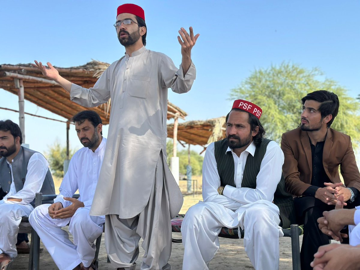 PSFMarkaz's tweet photo. پختون سٹوڈنٹس فیڈرشن پختونخوا کے صدر صدر اچک خان کا دورہ بنوں۔ صوبائی سینئر نائب صدر عبدالصمد خان اور ضلعی صدر فیضان خان بھی ہمراہ تھے۔ گورنمنٹ پوسٹ گریجویٹ کالج بنوں کے دورے کے دوران تنظیمی عہدیداران نے استقبال کیا۔ 

#PSFPakhtunkhwa | #PSFBANNU https://t.co/rx19sGFB4g