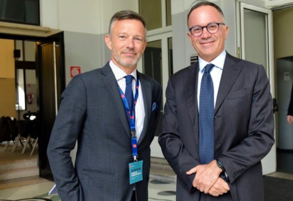 Delighted to speak <a href="/MiAirports/">Milan Airports</a> conference on green hydrogen &amp; airports today in Milan with <a href="/EnacGov/">ENAC - Ente Nazionale per l'Aviazione Civile</a> <a href="/galeazzobignami/">Galeazzo Bignami</a> #assaeroporti <a href="/Airbus/">Airbus</a> <a href="/torinoairport/">Torino Airport</a> <a href="/easyJet/">easyJet</a> - green hydrogen to require €17bil investment by European airports to enable net zero aviation #destination2050