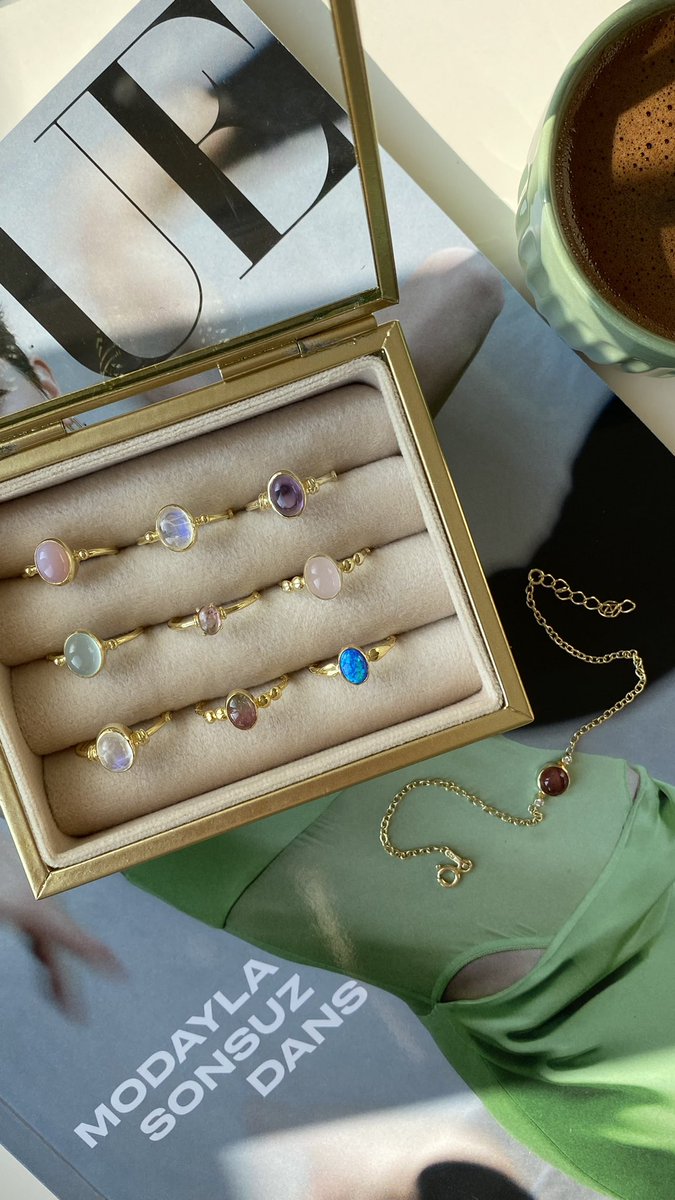 ValentJewels's tweet photo. Doğaltaş yüzükler 🪄💛
925 ayar gümüş | doğal taş el işçiliği ile üretilmektedir.
https://t.co/a5t7ZbPqjK
#pembekuvars #aytaşı #ametist #turmalin https://t.co/pr2RejJavz