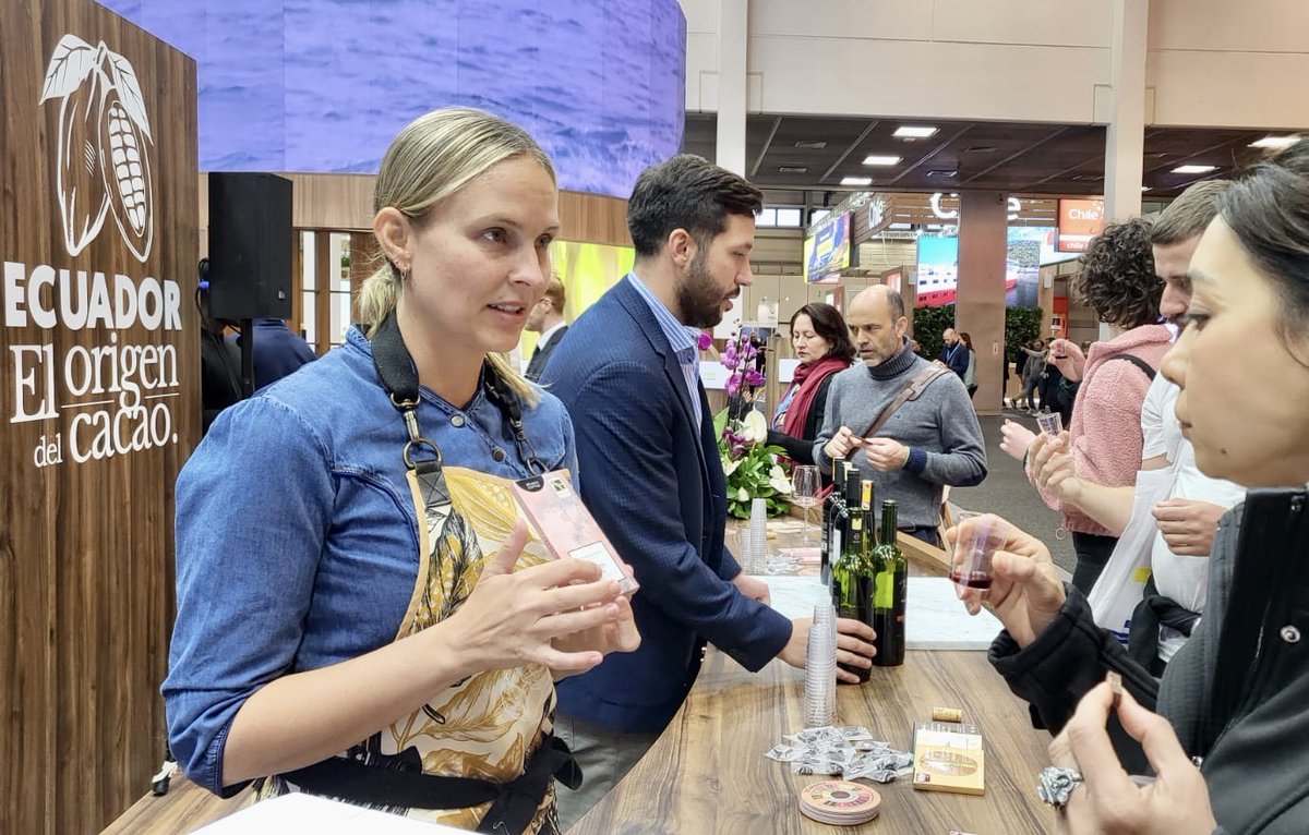 Last week in Berlin, raising the flag of Ecuador with #CardenasChocolate at #ITB, the number one show in tourism worldwide. Great work !@nielsolsenp #NathalieAreco <a href="/BrandingLatAm/">BrandingLatinAmerica</a> #HeritageCacao #EcuadorianSavoirFaire