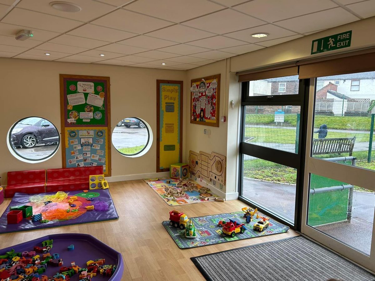 K8ENICS's tweet photo. Rain didn’t stop play today at Free #ccvolunteer led Back 2 Basics at Newcastle Children’s Centre. We had a great time playing with the parachute, making Mother’s Day cards and sharing the lovely Five Minutes’ Peace 📚 @StaffordshireCC @MaryhillCC @NewsNBC https://t.co/S1ReM0eRPU
