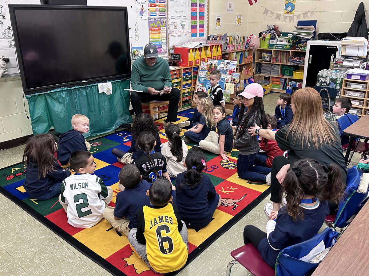 Henry Harris School (@hehhawks1) on Twitter photo Thank you to Dr. Byrd for reading to Mrs. Pelliccia’s Kindergarten class during Read Across America week! ❤️📖❤️ <a href="/BayonneBOE/">BayonneBOE</a> Thank you to Dr. Byrd for reading to Mrs. Pelliccia’s Kindergarten class during Read Across America week! ❤️📖❤️ <a href="/BayonneBOE/">BayonneBOE</a>