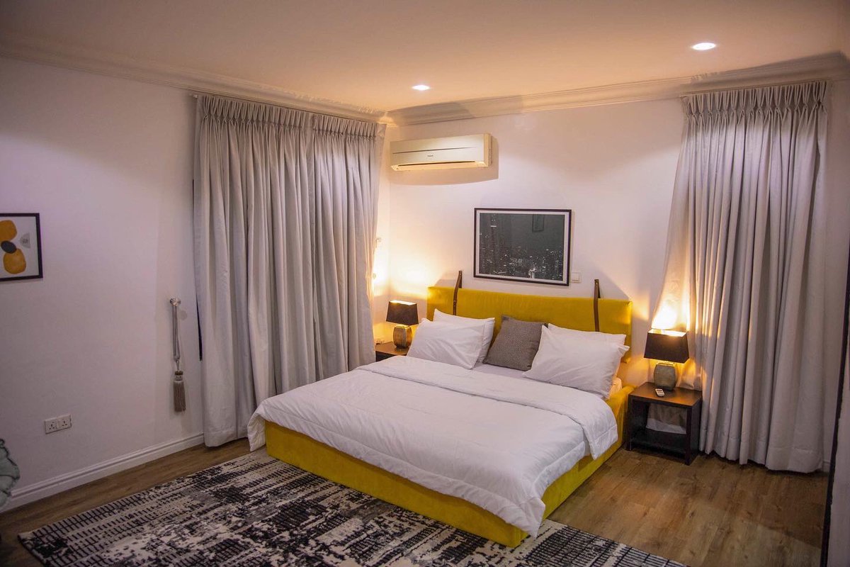 Estatepediang's tweet photo. Amenities include 
24/7 power supply
Dstv
Netflix
Internet 
Snooker board
Indoor games
On-site security 
House keeping
Fitted kitchen
Washing machine #Shortlet #Estatepedia https://t.co/7MekEovkol