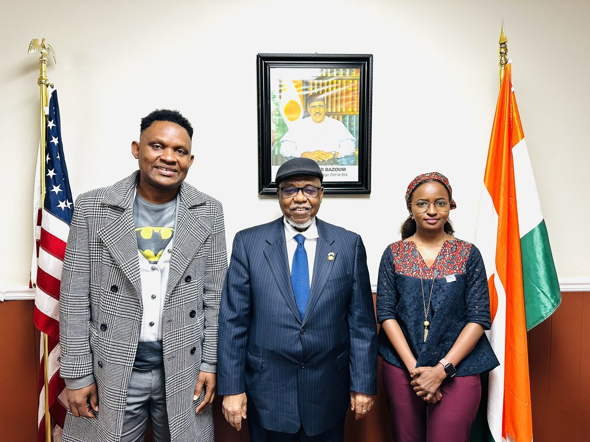 KLimantinguiri's tweet photo. Réunion productive avec le Dr. Will Ngwa et la Dr. Fatoumata Adelle Barry @barry_adelle du 🇳🇪, tous à l’Université Johns Hopkins @JohnsHopkinsSPH à Baltimore sur la lutte contre le cancer et d’autres opportunités au #Niger à travers la plateforme du Global Health Catalyst. https://t.co/XuUs7u7ADl