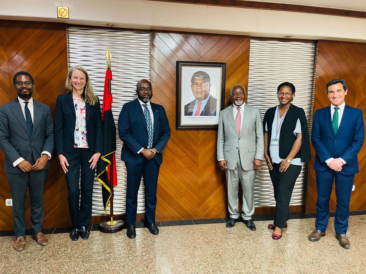 koenigsbrun's tweet photo. Great honour to have a rewarding exchange in #Luanda with H.E. Mr Ottoniel Lobo Carvalho Dos Santos, Secretary of State at the 🇦🇴Angolan Ministry of Finance & Treasury, on projects & financing 🇦🇹🤝🇦🇴
#OeKB
@AustriainZA
@Austria_in_SA
#ReFocusAustria https://t.co/EXkxGB4ZnS
