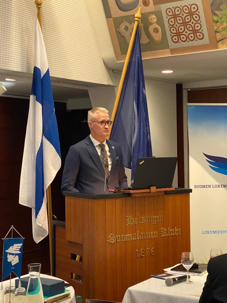 Olemme Suomen Liikemies-Yhdistyksen kuukausikokouksessa kuulemassa mielenkiintoista puheenvuoroa Suomen ja Euroopan turvallisuustilanteesta Jarno Limnelliltä. #sly #suomenliikemiesyhdistys