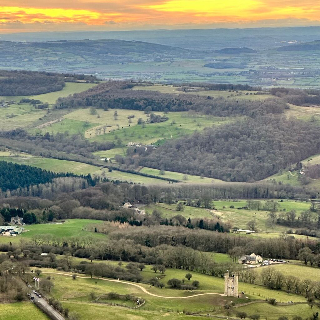 Whilst it’s hard to believe after last week’s weather, Spring has arrived in the Cotswolds.

Broadway Tower, pictured here by @thecotswoldpilot, can be reached by walking the first 3 miles of the Cotswold Way, starting in Campden. 

#Rural_love #CountryL… instagr.am/p/CpvA-CtNVcl/