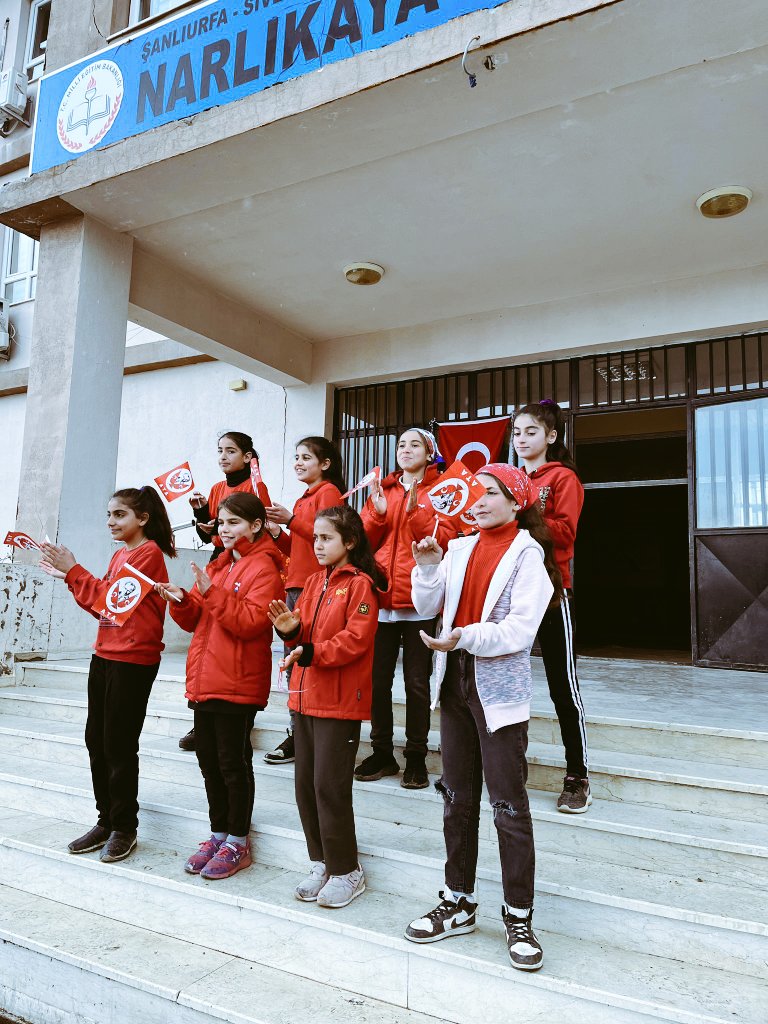 Yazıyooor! Yazıyoooor! Bağımsızlık marşımızın kabul edildiği yazıyor. 

Istiklâl Marşımızın kabulünün 102. Yıldönümünü kutluyor ve Mehmet Akif ERSOY'u şükran ile anıyoruz.

 Allah bu millete bir daha istiklal marşı yazdırmasın🤲