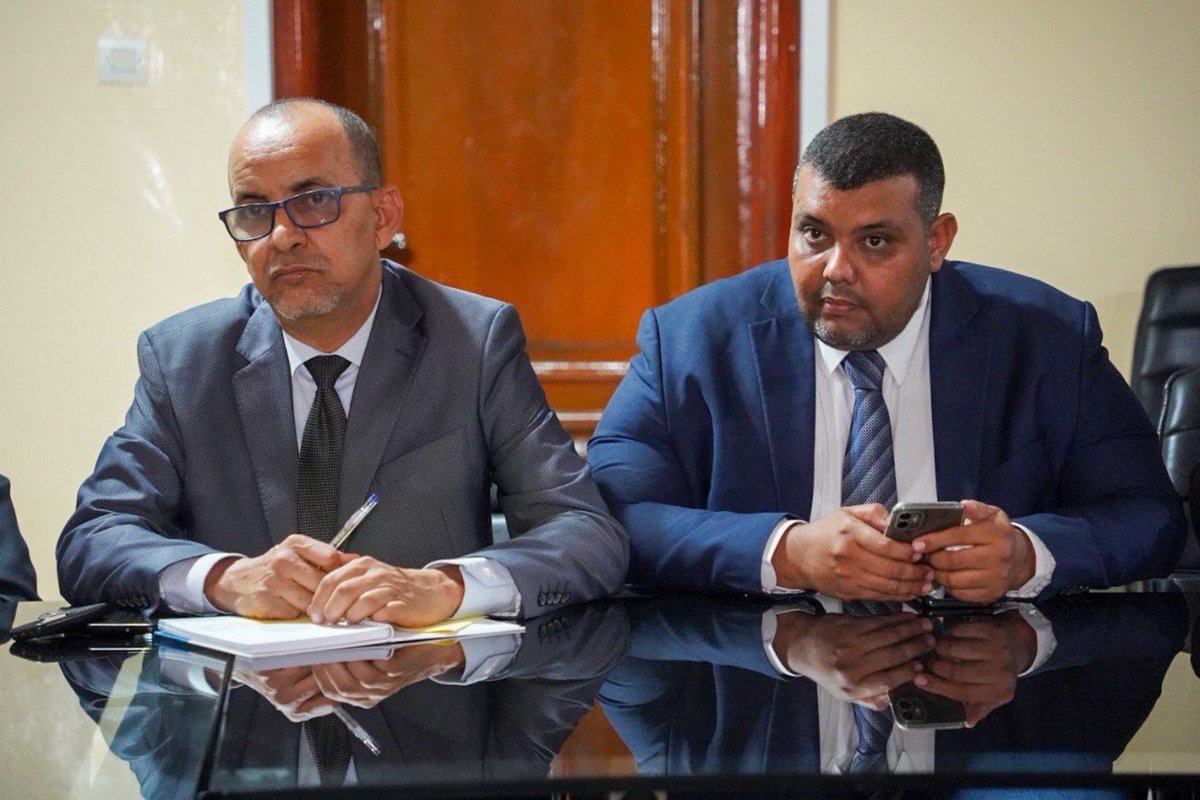 bouddaha's tweet photo. اليوم في اجتماع ديوان معالي وزير الصحة حيث تم نقاش  عدد من القضايا التي تهم القطاع وفي مقدمتها الوضعية الوبائية لمرض الحصباء، والتي هي تحت السيطرة ولله الحمد، كما يجري العمل على تنظيم حملة للتلقيح ضد هذا المرض المعدي في ولايات انواكشوط والحوضين https://t.co/iTrJ4i5ZZw