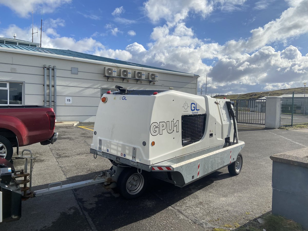 Donegal_Airport's tweet image. ‘Sé ‘ionad cumhachta talún’ focal an lae inniu, an treallamh a thugann cumhacht do eitleáin #GroundPowerUnit #FocalanLae #SeachtainnaGaeilge2023 #SnaG23