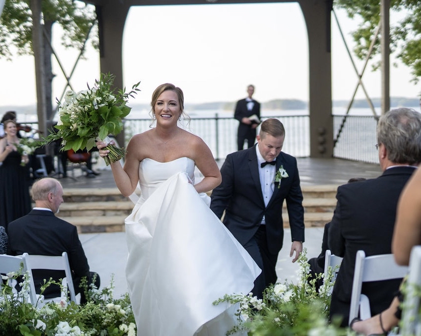 When planning a romantic outdoor wedding, don’t forget to talk to your venue about how to bug proof your environment to keep away the insects that will be attracted to the grass and all the fresh flowers you’ll have. 💐 

We’ve successfully planned and executed tons of outdoor we