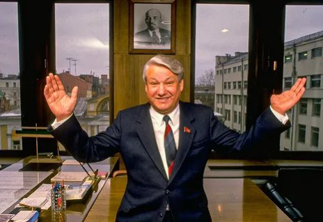 karpov16's tweet photo. @POTUS President #Biden assured Americans of the stability of the banking system in the United States. President #Yeltsin, 1998 "Firmly and Clearly: there will be no devaluation"! If I were american, I would withdraw a deposit😂👍 #FromRussia ❤️ https://t.co/WNFuSTSwMM