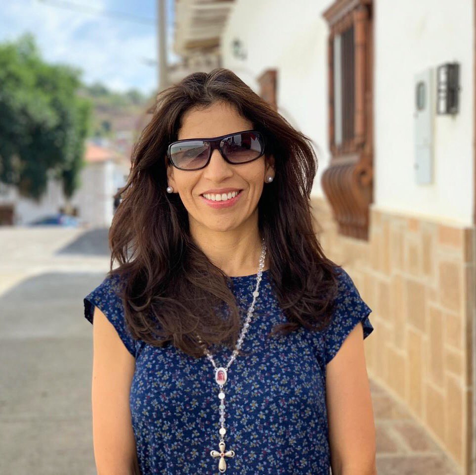 ourpurposehere's tweet image. Feliz cumpleaños a una de nuestras fundadoras @ybarrantes. Que la vida te siga llenando de energía, amor por lo que haces y sobre todo pasión por la lectura.