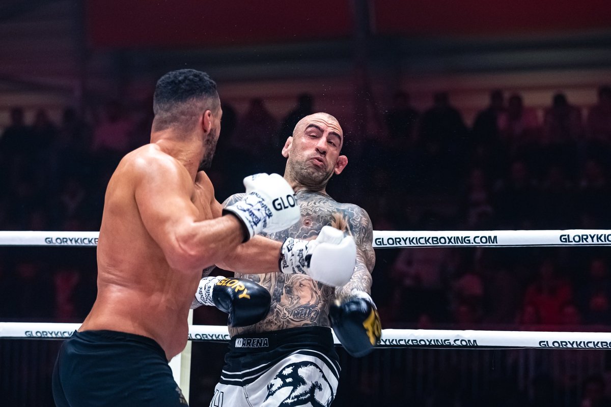 GLORY_WS's tweet photo. Tarik Khbabez was back in a massive way at #GLORY84 https://t.co/78rzPkJbHA